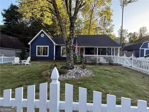 4304 Hillview Dr, Acworth, GA 30101