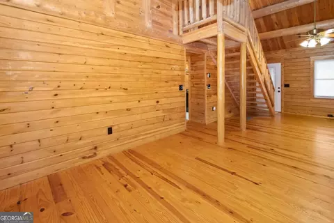 Living - 347 Finney Rd, Pine Mountain, GA 31822 photo 3 of 4