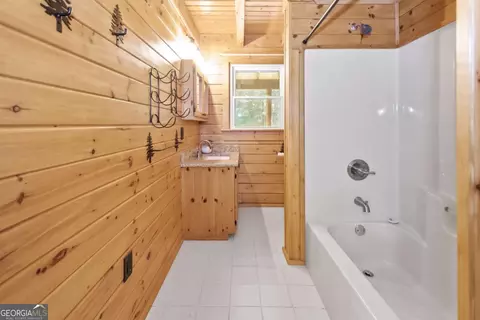 Bath - 347 Finney Rd, Pine Mountain, GA 31822 photo 1 of 7