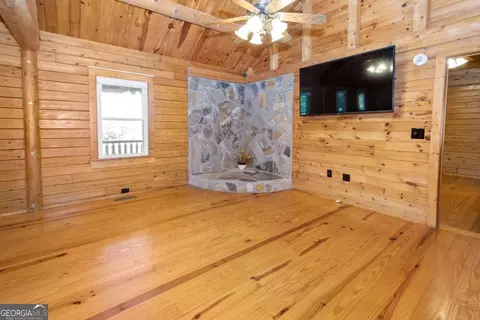 Living - 347 Finney Rd, Pine Mountain, GA 31822 photo 1 of 4