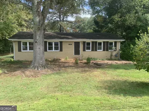 529 Hawkins Store Rd, Kennesaw, GA 30144