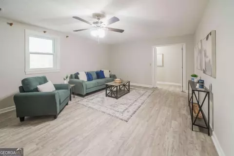 Living - 658 Agan Rd, Bremen, GA 30110 photo 2 of 3