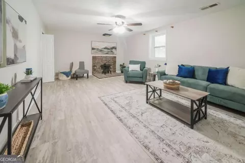 Living - 658 Agan Rd, Bremen, GA 30110 photo 1 of 3
