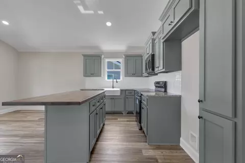 Kitchen - 1000 Callaway Ave # A, Lagrange, GA 30240 photo 3 of 5