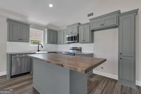Kitchen - 1000 Callaway Ave # A, Lagrange, GA 30240 photo 2 of 5