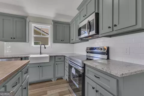 Kitchen - 1000 Callaway Ave # A, Lagrange, GA 30240 photo 5 of 5