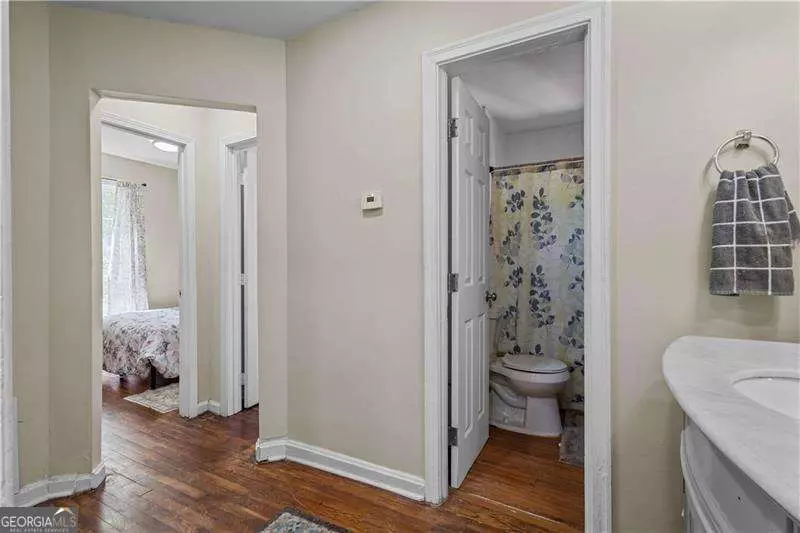 Entry Way - 2383 Baker Rd NW, Atlanta, GA 30318 photo 3 of 3