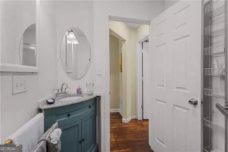 Bath - 2383 Baker Rd NW, Atlanta, GA 30318 photo 1 of 2