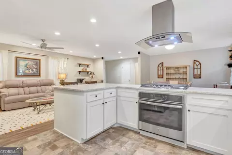 Kitchen - 175 Grace Ln, Tyrone, GA 30290 photo 4 of 5