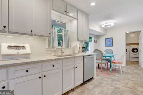Kitchen - 175 Grace Ln, Tyrone, GA 30290 photo 5 of 5