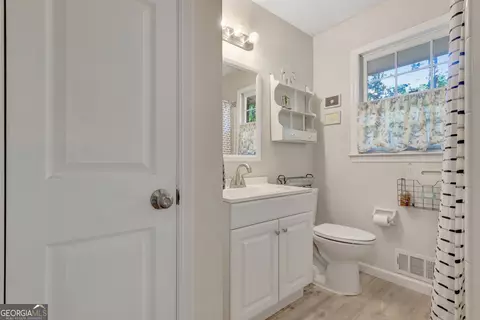 Bath - 175 Grace Ln, Tyrone, GA 30290 photo 1 of 3
