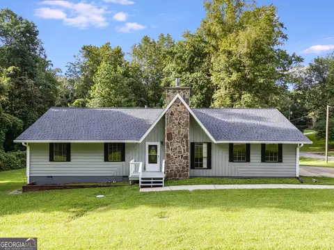 6201 Hillpine Dr, Douglasville, GA 30135