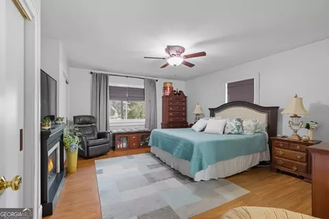 Bedroom - 27 Rock Quarry Rd, Toccoa, GA 30577 photo 2 of 8