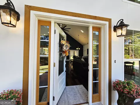 Entry Way - 114 Riverbluff Dr, Lagrange, GA 30240 photo 1 of 3