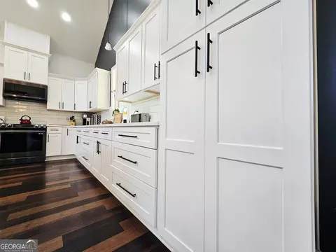Kitchen - 114 Riverbluff Dr, Lagrange, GA 30240 photo 6 of 10