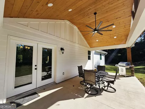 Exterior - 114 Riverbluff Dr, Lagrange, GA 30240 photo 9 of 13
