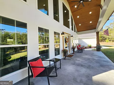 Exterior - 114 Riverbluff Dr, Lagrange, GA 30240 photo 5 of 13