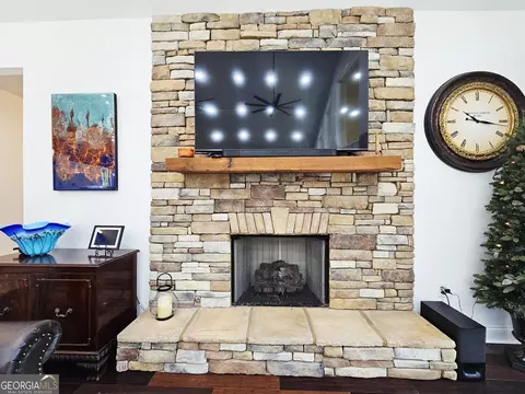 Living - 114 Riverbluff Dr, Lagrange, GA 30240 photo 2 of 2