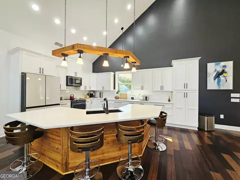 Kitchen - 114 Riverbluff Dr, Lagrange, GA 30240 photo 1 of 10