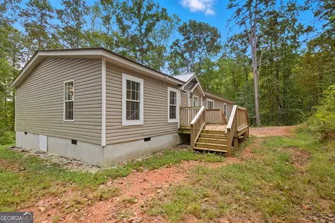 567 Cherokee Rd, Toccoa, GA 30577
