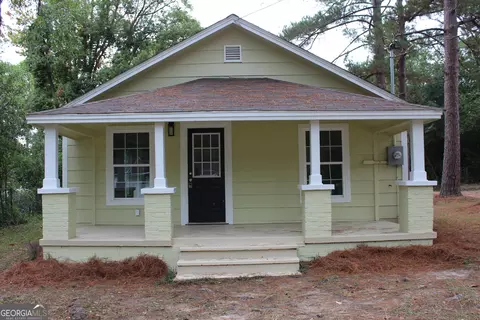 605 4th St E, Tifton, GA 31794