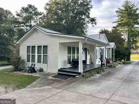 1076 Country Club Rd, Elberton, GA 30635