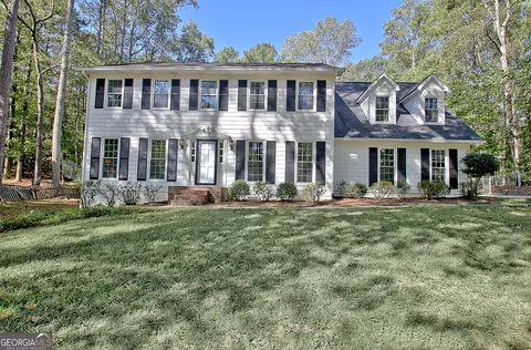 130 Benjamin Cir, Fayetteville, GA 30214