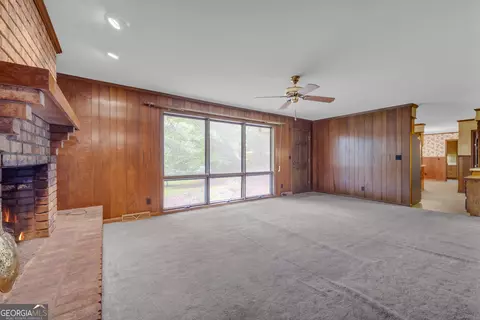 Living - 340 Telford Rd, Carnesville, GA 30521 photo 2 of 7
