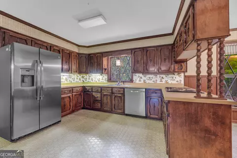 Kitchen - 340 Telford Rd, Carnesville, GA 30521 photo 1 of 5