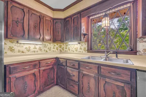 Kitchen - 340 Telford Rd, Carnesville, GA 30521 photo 4 of 5