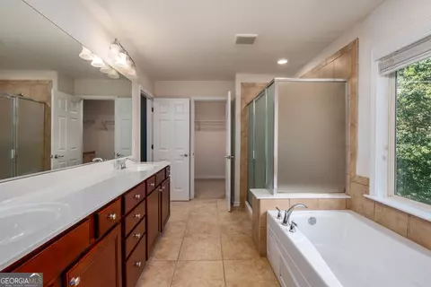 Bath - 146 Edgewater Trl, Canton, GA 30115 photo 2 of 4