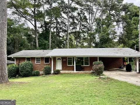 4002 E Hilda Cir, Decatur, GA 30035
