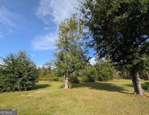 145 Worthington Dr, Ellabell, GA 31308