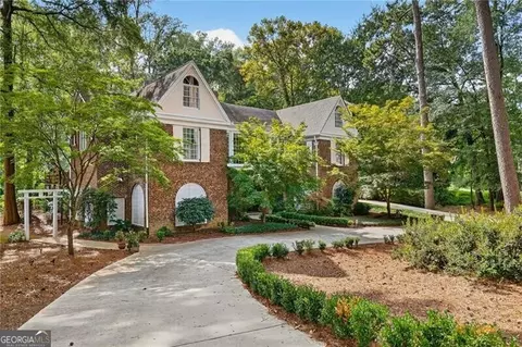 1018 Peachtree Battle Cir NW, Atlanta, GA 30327