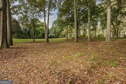 5590 Lakeview Dr SW, Austell, GA 30106