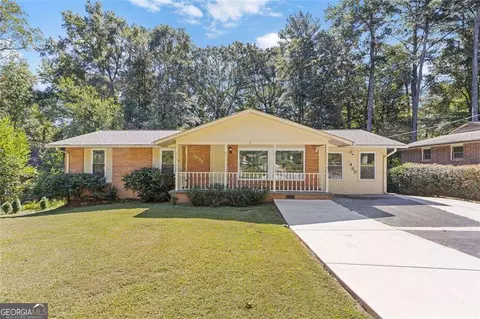 1498 Sanden Ferry Dr, Decatur, GA 30033
