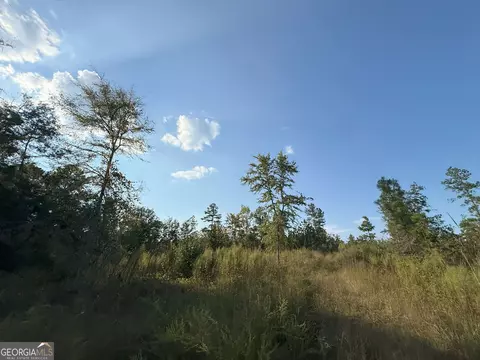 15 Emmaus Rd, Elberton, GA 30635
