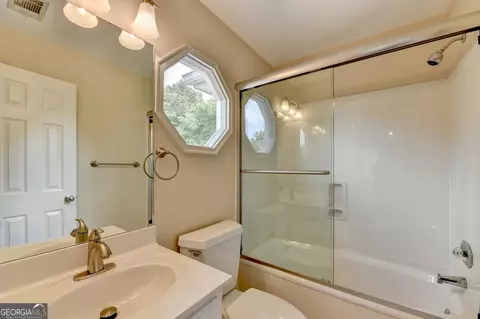 Bath - 7315 Craigleith Dr, Duluth, GA 30097 photo 4 of 11