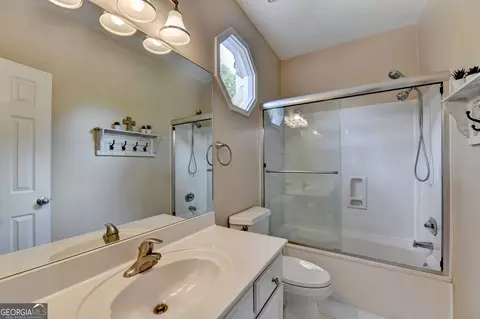 Bath - 7315 Craigleith Dr, Duluth, GA 30097 photo 2 of 11