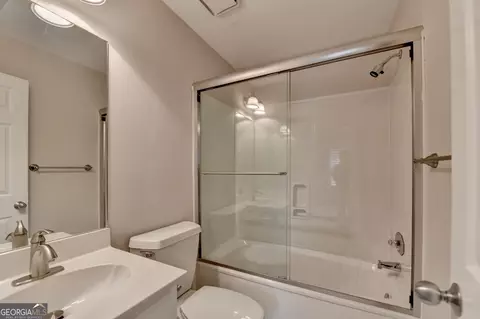 Bath - 7315 Craigleith Dr, Duluth, GA 30097 photo 3 of 11