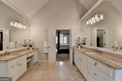 Bath - 7315 Craigleith Dr, Duluth, GA 30097 photo 9 of 11