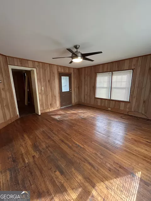 Living - 21 Cary St, Lagrange, GA 30241 photo 1 of 2