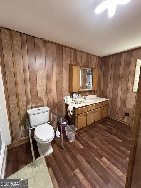 Bath - 21 Cary St, Lagrange, GA 30241 photo 1 of 2