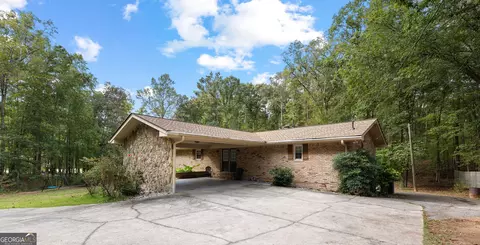 131 Cannongate Cir, Sharpsburg, GA 30277