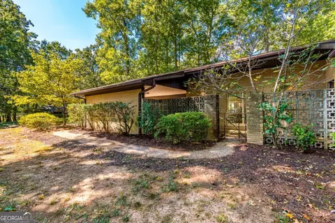 2700 Hawaii Ct, Decatur, GA 30033