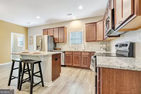 Kitchen - 1422 Mooty Bridge Rd, Lagrange, GA 30240 photo 6 of 6