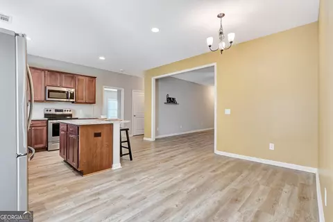 Entry Way - 1422 Mooty Bridge Rd, Lagrange, GA 30240 photo 3 of 8