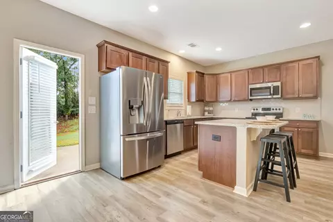 Kitchen - 1422 Mooty Bridge Rd, Lagrange, GA 30240 photo 3 of 6