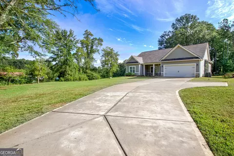 Exterior - 1422 Mooty Bridge Rd, Lagrange, GA 30240 photo 2 of 12