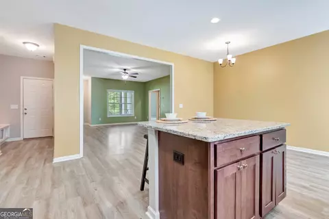 Entry Way - 1422 Mooty Bridge Rd, Lagrange, GA 30240 photo 5 of 8